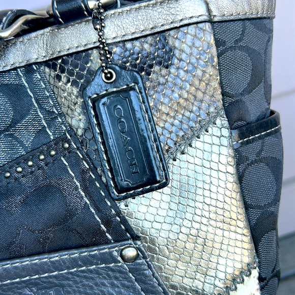 🎁LAST DROP!!!!! TODAY ONLY⭐️Coach Patchwork Signature Tote Mixed Fabric Metallic - Picture 3 of 13